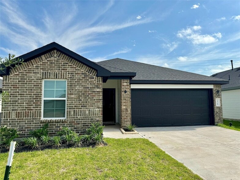 31711 Sutton Mdws Ln in Fulshear, TX - Building Photo