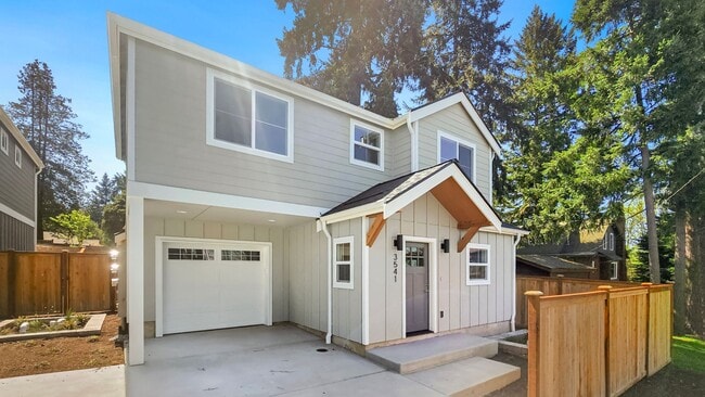 3541 NE 145th St in Lake Forest Park, WA - Building Photo - Building Photo