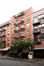 154 Orchard Street in New York, NY - Foto de edificio - Building Photo