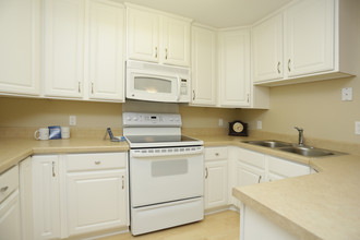 Cutters Grove Apartment Homes in Anoka, MN - Building Photo - Interior Photo