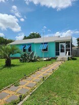 4 NW Gilliland Rd in Pensacola, FL - Building Photo