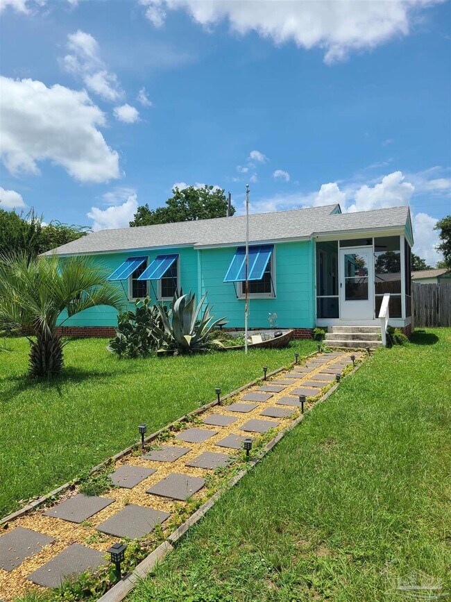 property at 4 NW Gilliland Rd