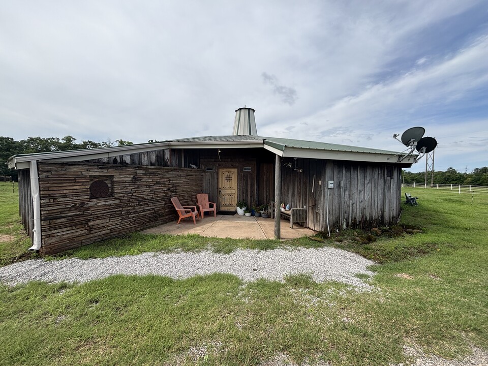 5202 E McElroy Rd, Unit Barn Apartment in Stillwater, OK - Building Photo