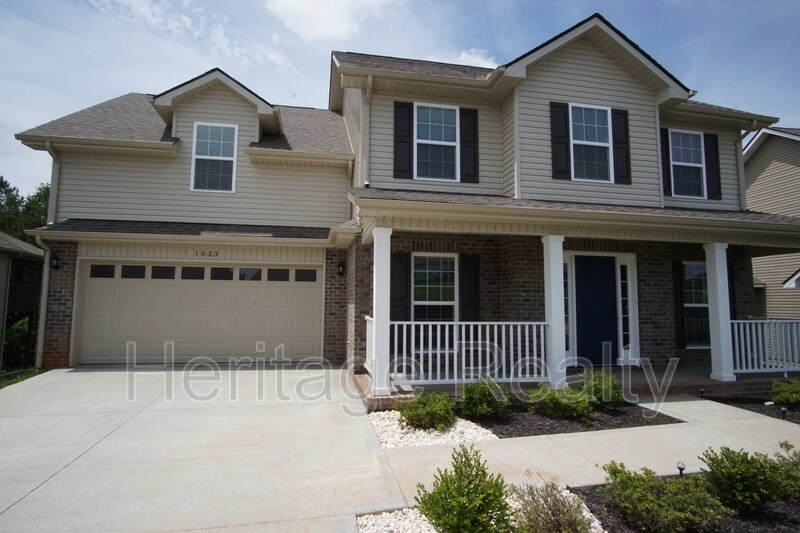 1033 Ruscello Dr in Maryville, TN - Foto de edificio