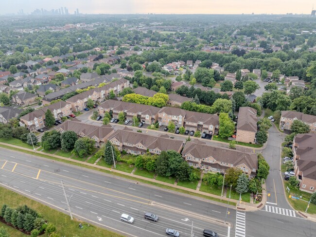 Sugarbush in Mississauga, ON - Building Photo - Building Photo