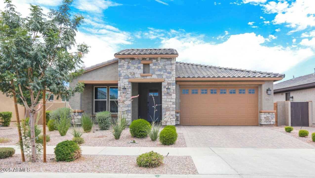 10425 E Durant Dr in Mesa, AZ - Building Photo