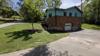 17 Due West Rd in Hendersonville, NC - Building Photo - Building Photo