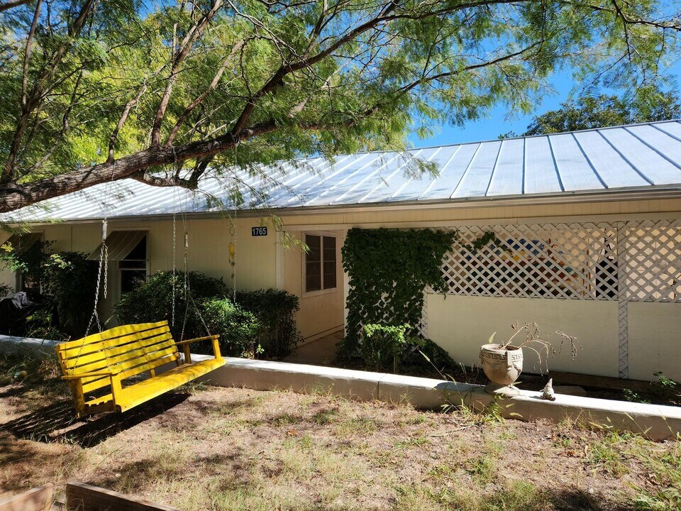 1767 TX-39 in Hunt, TX - Building Photo