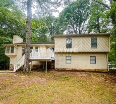 4527 Hickory Grove Dr NW in Acworth, GA - Building Photo