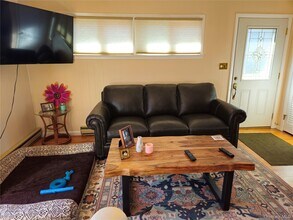 72 Crescent Cir in Rock Hill, NY - Building Photo - Building Photo