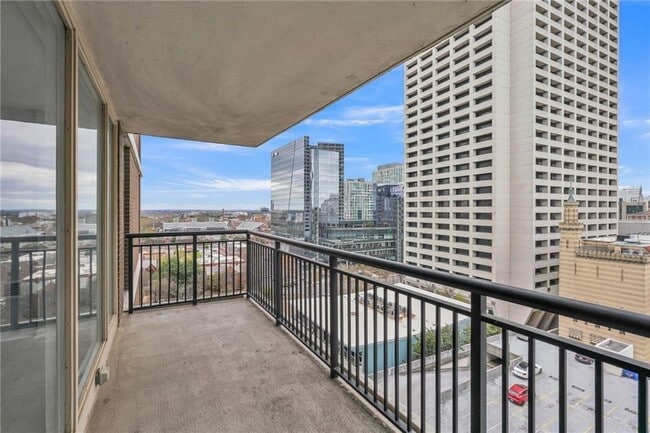 property at 620 Peachtree St NE