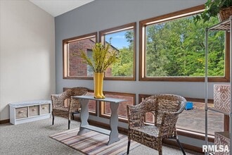 2008 Jeanette Ln in Springfield, IL - Building Photo - Building Photo