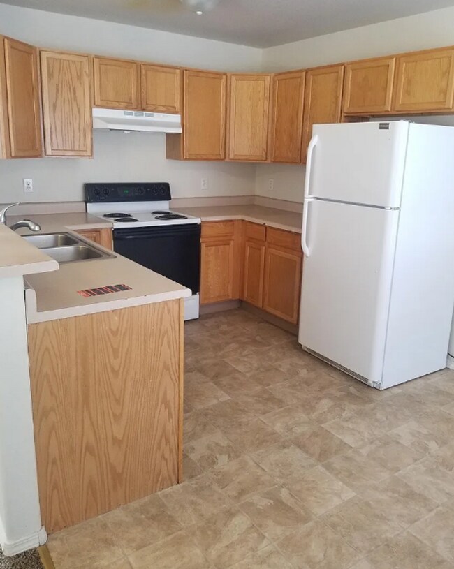 2111 Northmoor Terrace in Pueblo, CO - Building Photo - Building Photo