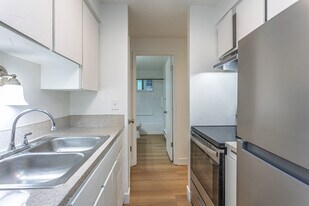 Timberwood Court in Tacoma, WA - Building Photo