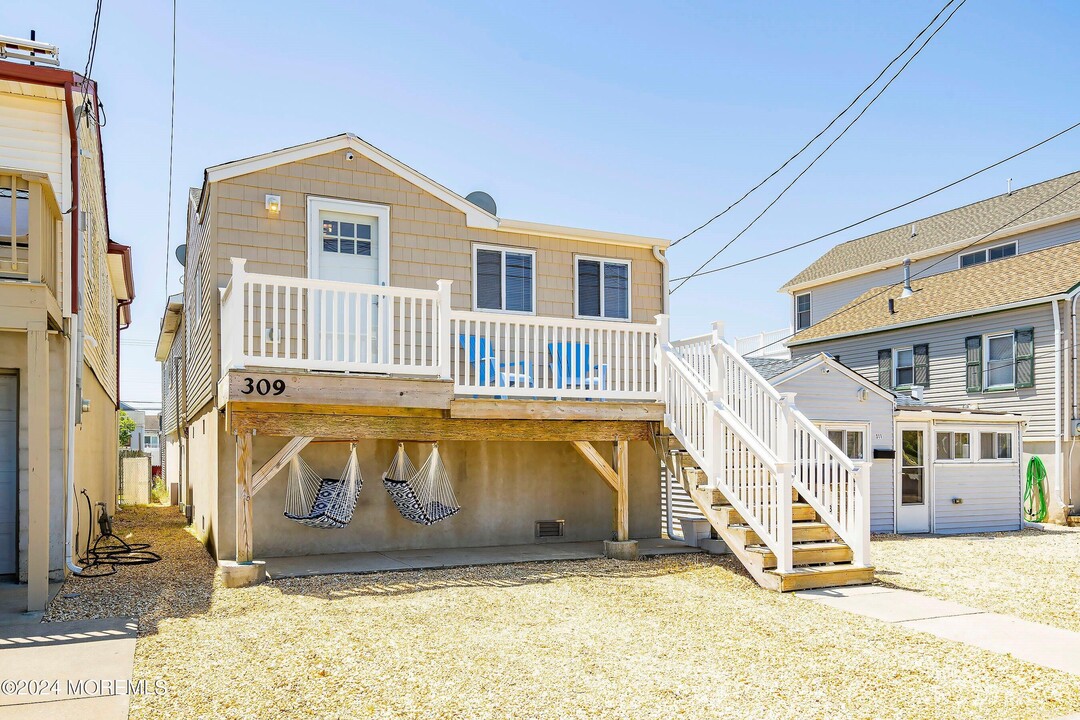 309 Hiering Ave in Seaside Heights, NJ - Foto de edificio