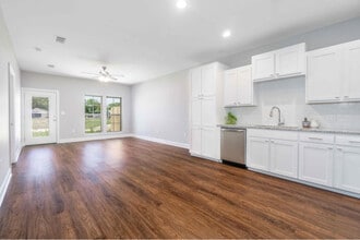 33260 LA-16 in Denham Springs, LA - Foto de edificio - Building Photo