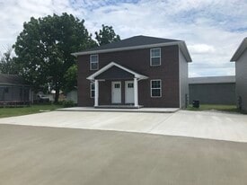 2005 S Kentucky Ave, Unit A in Corbin, KY - Building Photo