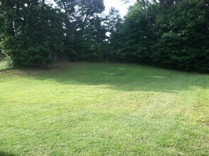 145 Susan Ct in Radcliff, KY - Foto de edificio - Building Photo