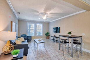 Lyons Corner in Gainesville, FL - Building Photo