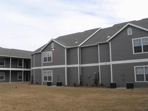 Savannah House of Yukon Seniors in Yukon, OK - Foto de edificio - Building Photo