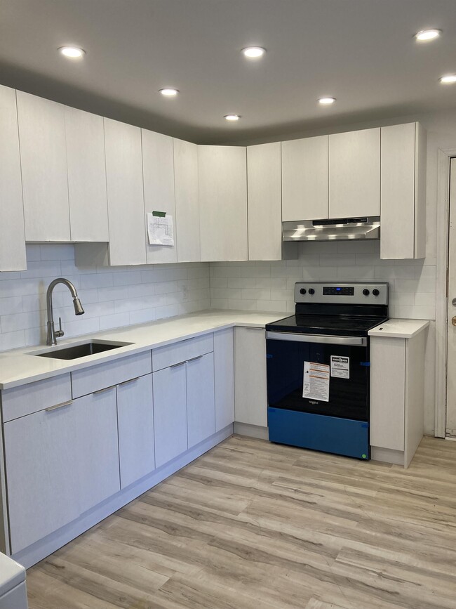 property at 1896 Rue Joliette