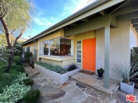 254 Tranquillo Rd in Los Angeles, CA - Building Photo