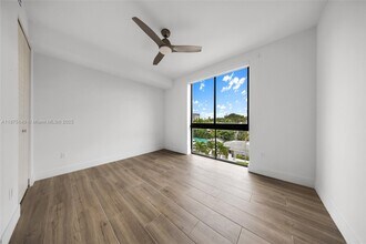 3265 Bird Ave in Miami, FL - Building Photo - Building Photo