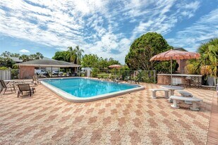 8345 13th St N in St. Petersburg, FL - Building Photo