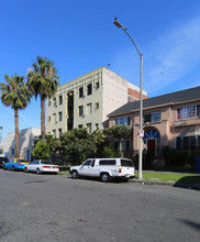 3071 Leeward Avenue in Los Angeles, CA - Building Photo - Building Photo