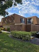 3900 County Line Rd in Tequesta, FL - Building Photo