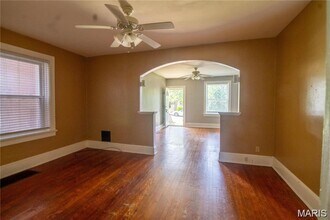 3927 Tholozan Ave in St. Louis, MO - Building Photo - Building Photo