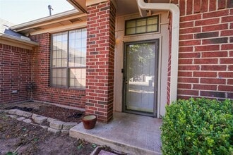 16300 Seminole Pointe Pl in Edmond, OK - Building Photo - Building Photo