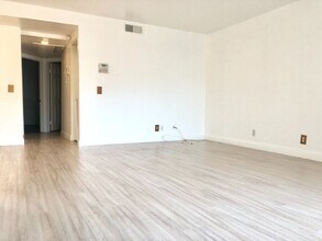 535 W 4th St in Long Beach, CA - Building Photo - Building Photo