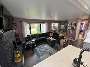 4003 Owl Dr in Rolling Meadows, IL - Building Photo - Building Photo
