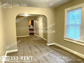 9020 E 52 Terrace in Kansas City, MO - Building Photo - Building Photo