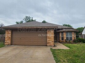 7605 Misty Ridge Dr N in Fort Worth, TX - Building Photo