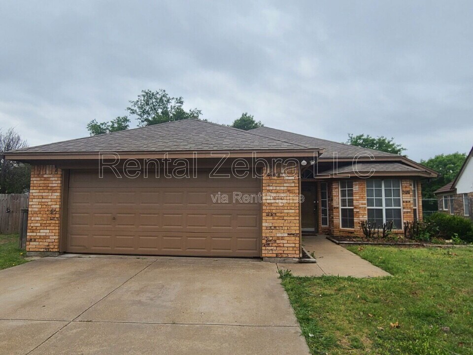 7605 Misty Ridge Dr N in Fort Worth, TX - Building Photo