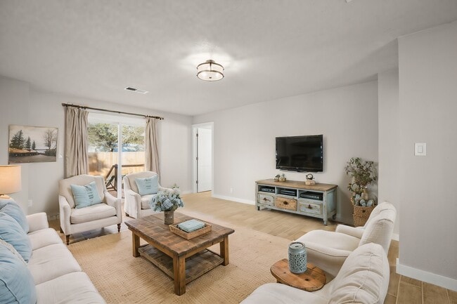 402 Twin Elm Dr in Canyon Lake, TX - Building Photo - Building Photo