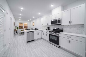 51 E Main St-Unit -213 in Bergenfield, NJ - Building Photo - Building Photo