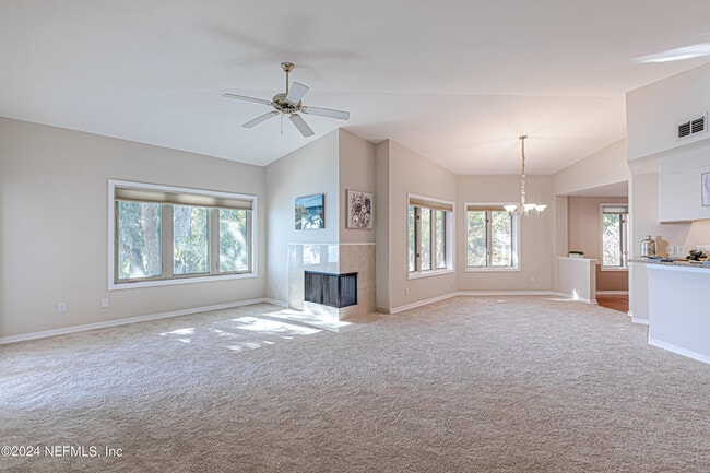 2099 Winterbourne W in Orange Park, FL - Building Photo - Building Photo