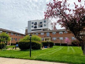 Wellington Square Apartments in Indianapolis, IN - Building Photo