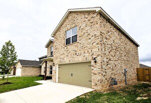 1708 Amaranth Ln in El Reno, OK - Building Photo