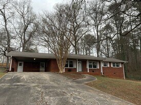 4037 Compton Cir in Powder Springs, GA - Building Photo