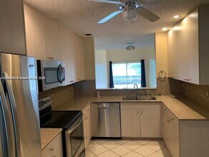 7422 NW 61st Terrace in Parkland, FL - Building Photo - Building Photo