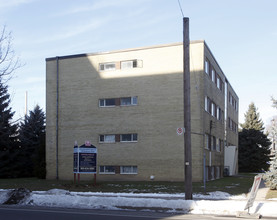 Robinson Court Apartments in Burlington, ON - Building Photo - Building Photo