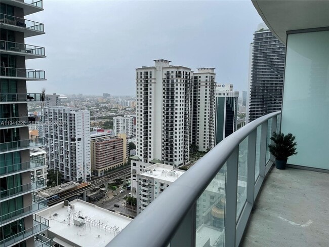 1100 S Miami Ave, Unit 2905 in Miami, FL - Building Photo - Building Photo