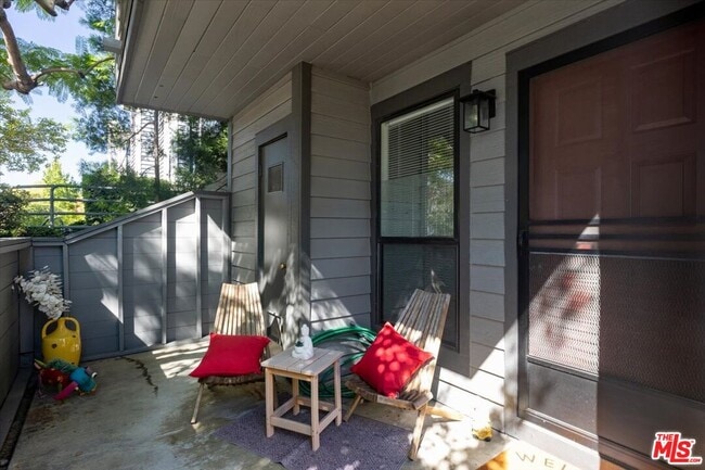 property at 279 E Glenarm St