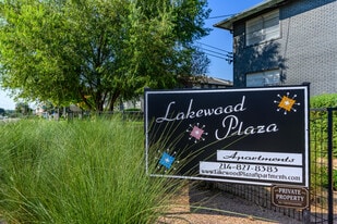 Lakewood Plaza in Dallas, TX - Building Photo
