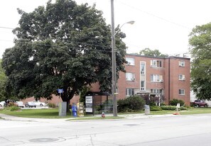 Olde Towne Apartments in Burlington, ON - Building Photo