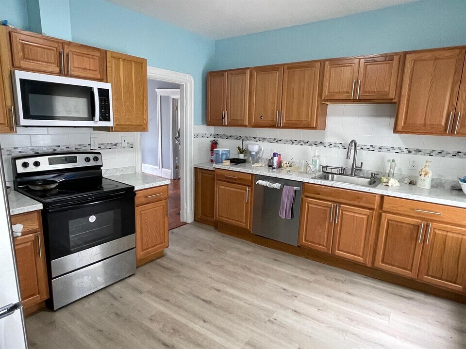 97 Morrison Ave, Unit 2 in Somerville, MA - Building Photo